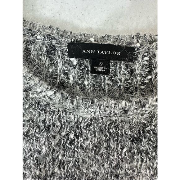 Ann Taylor Sweater Size Small (XS) Gray Marled Mohair Wool Blend Side Slits - Picture 3 of 9